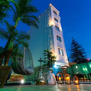 Arezzo Deluxe فندق